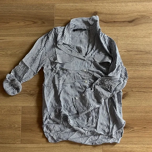 Blue button down - Picture 2 of 4